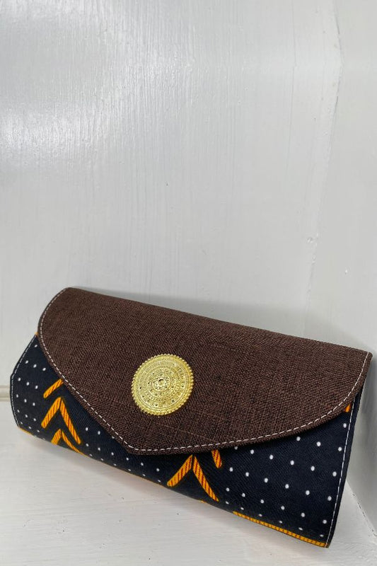 Teera (Bown Flap) Clutch